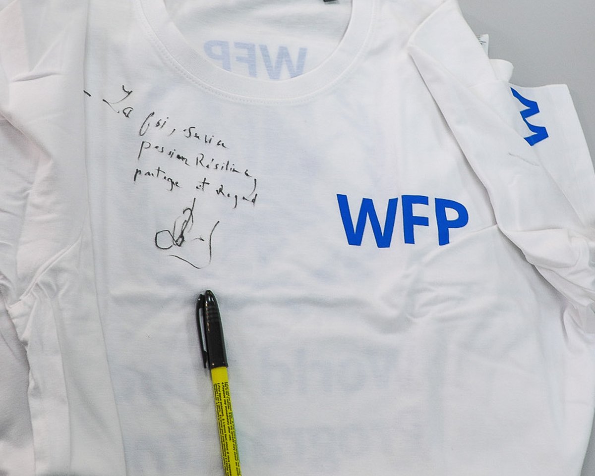 WFP_Cotedivoire's tweet image. Foi, service, passion, résilience, partage, regard…
Des mots signés @AbeganCbooto pour nourrir notre combat contre la faim et la malnutrition.
Un message fort partagé lors de sa visite à @WFP_Cotedivoire, en soutien à l’action de #WFP en 🇨🇮.