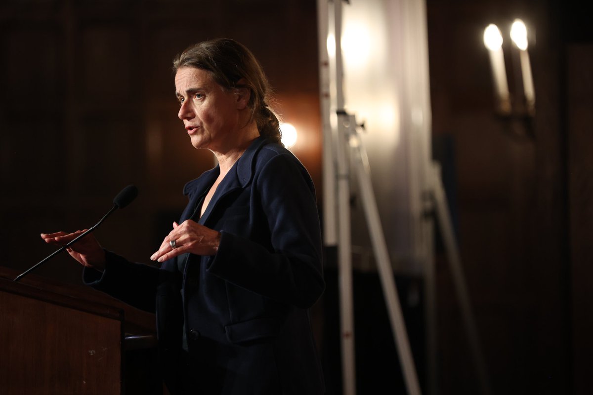 Dr. Alex Golby presents a focused ultrasound platform for targeted drug delivery. Precision meets innovation. #UltrasoundTherapy #CTNS #FUS #MGBCTNS