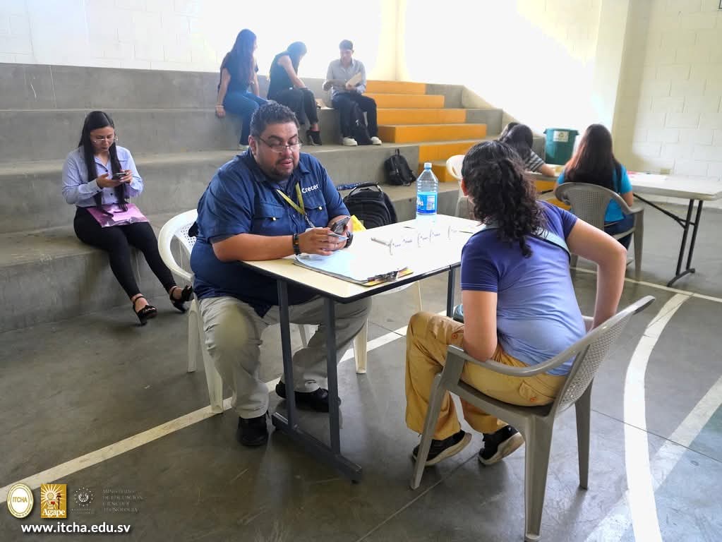 #ITCHA_Noticias | En <a href="/ITCHA_AGAPE/">ITCHA AGAPE</a>, Intermediación Laboral llevó a cabo la Feria de Empleo, en la cual se hicieron presentes 15 empresas que ofrecieron diversas vacantes para los postulantes.

#ITCHA #FeriadeEmpleo #SúmatealaU #EducaciónSuperiorSV