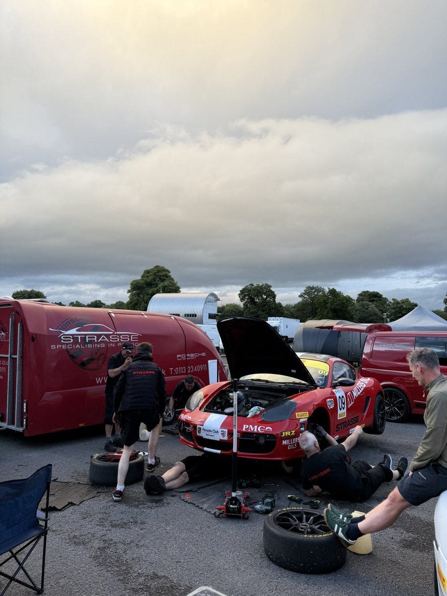 It’s getting dark <a href="/Oulton_Park/">Oulton Park</a> all hands on deck #Porschemotorsport #clubracing #CaymanS a swift trip back to #Leeds after testing to pick up a subframe and fit before tomorrows race