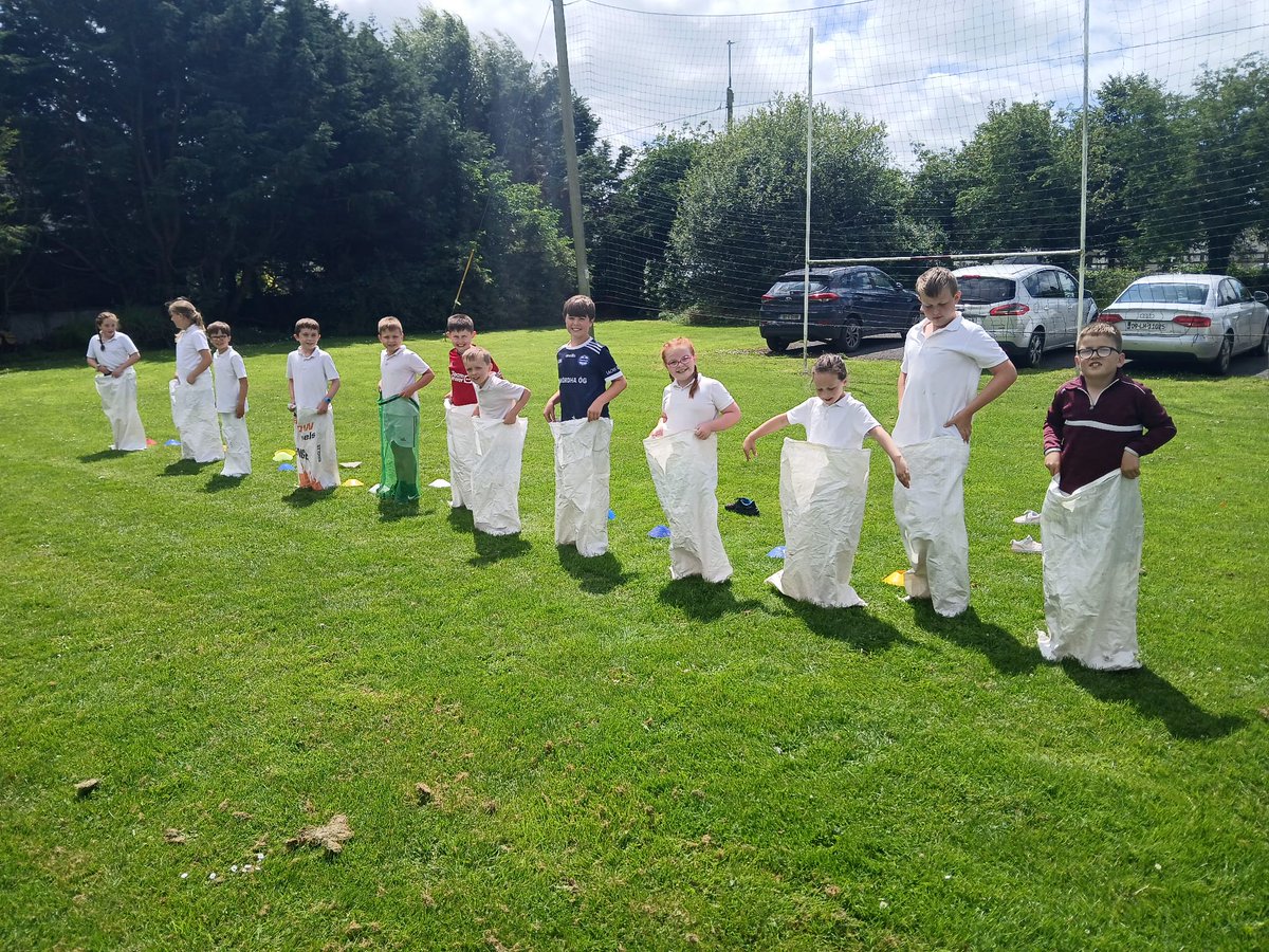We held our annual sports day this week in Arles NS. The boys and girls had the chance to try out a sample of different sports. Well done to everyone involved!