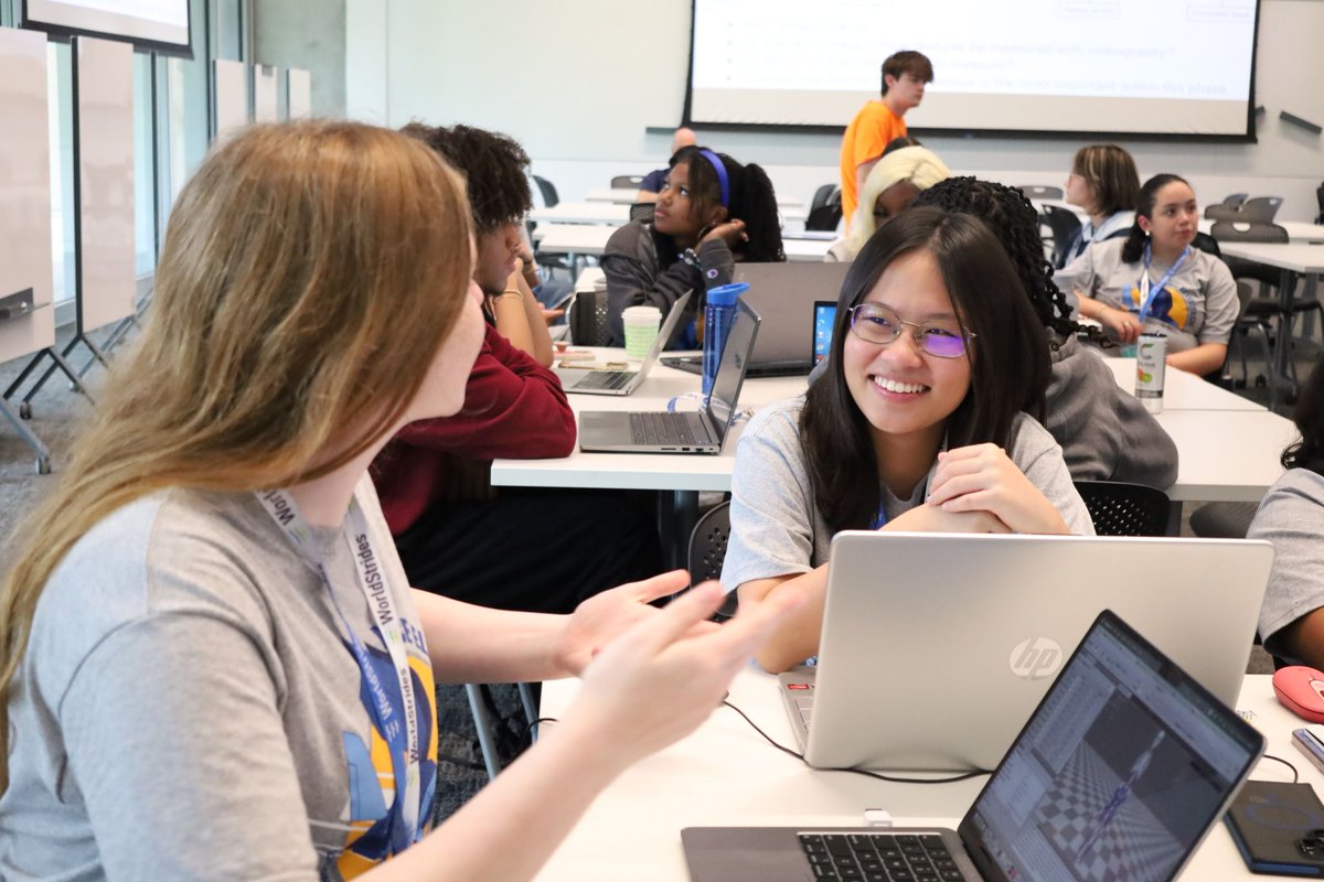 RCELConnect's tweet image. Rice ELITE Tech week 1 is wrapping up! It's been a great week with these campers and live instructors!