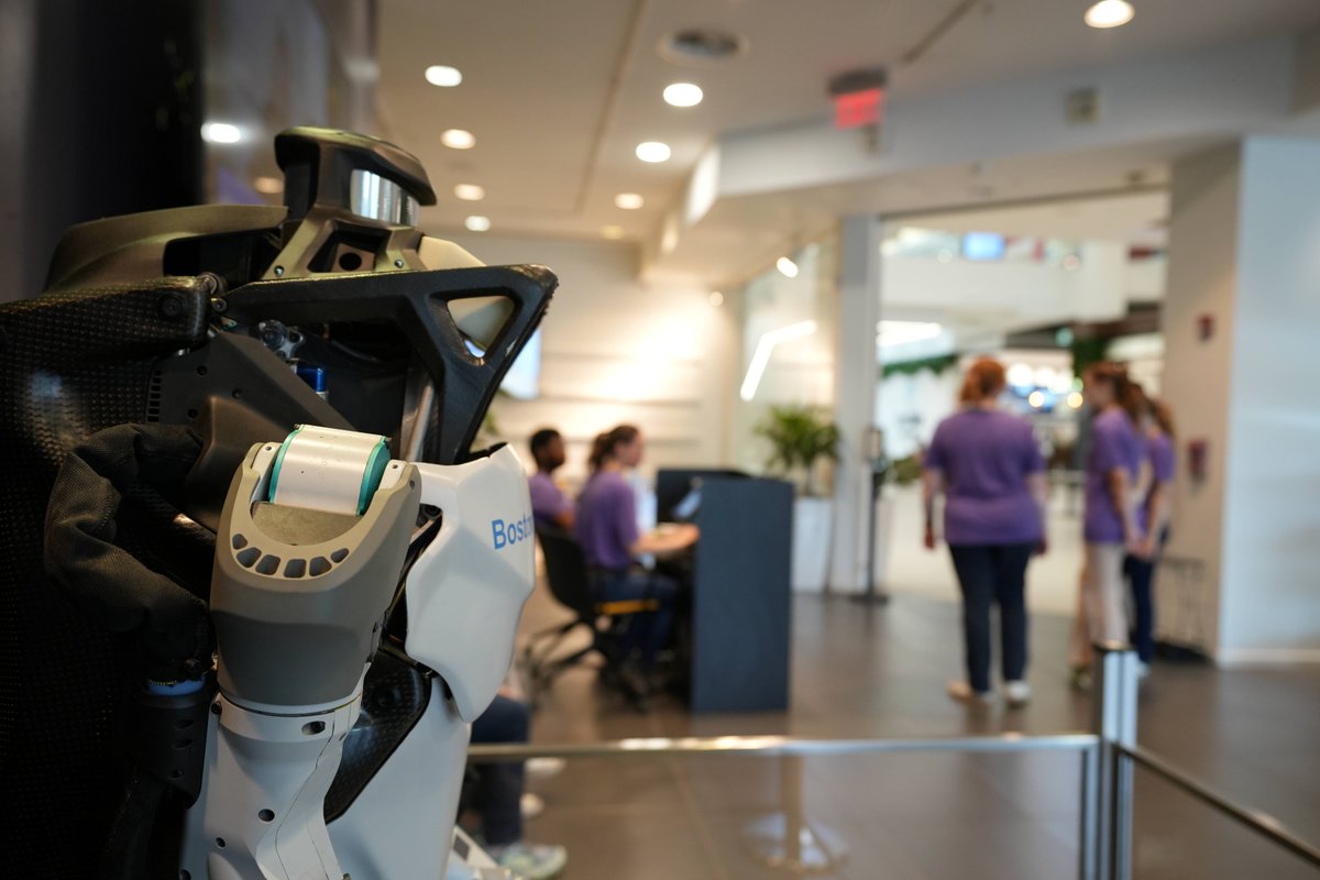 rai_inst's tweet image. We’ve just opened a free, hands-on robot lab! This summer, the RAI Institute Robot Lab is popping up at CambridgeSide mall. Come see working robots, drive one yourself, and have the opportunity to contribute to robotics research. See our hours and plan your visit —…