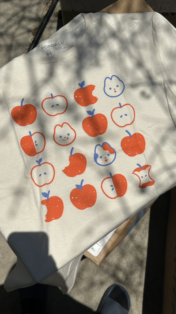 popoalu's tweet photo. Not great pics but my shirts just came and I’m sooooo happy with the quality ahhHHHHHHHHHHHHH 🎉🎉🎉 https://t.co/fWCtfHvxI0