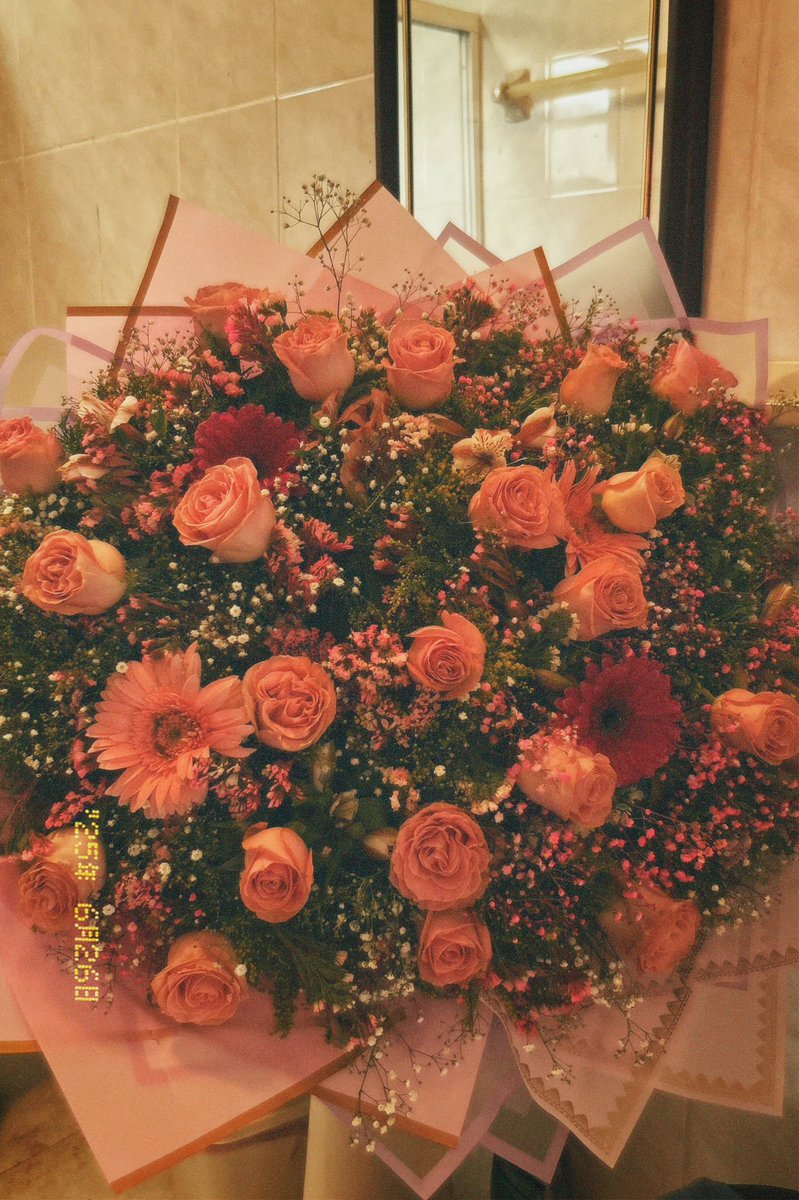 ojalá tengan una mamá como la mía, nunca me deja sin mis flores