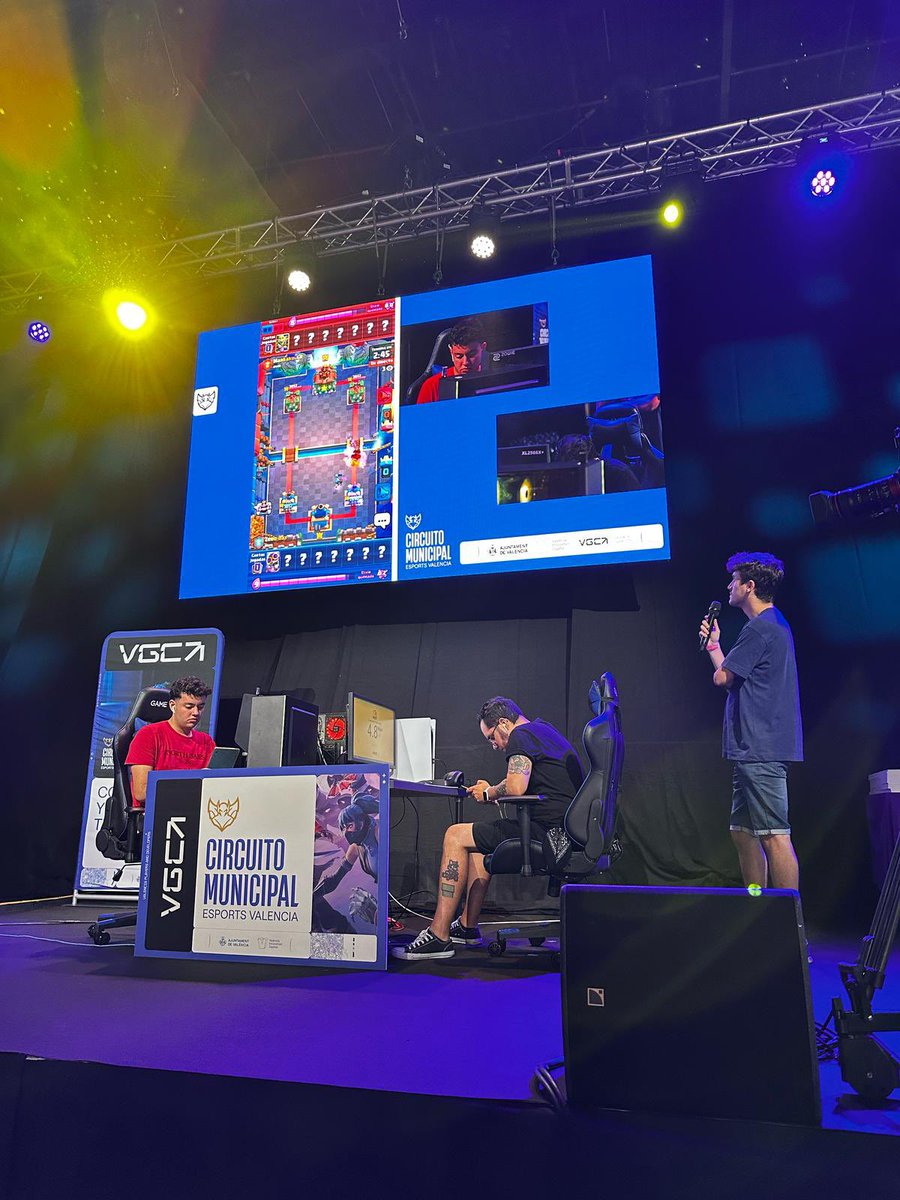 Hoy he vivido un sueño, competir en un escenario a CR. La verdad que no puedo estar más contento, ha sido un momento que he disfrutado al máximo a pesar de los nervios y me he podido llevar la victoria a casa. Ahora a seguir avanzando que aún queda mucho por mejorar. 📈📈