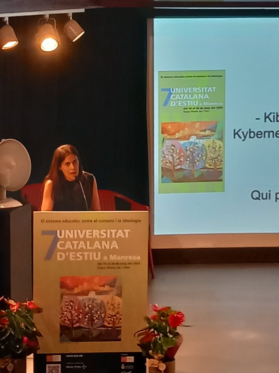 Reflexionant sobre el sistema educatiu a la setena UCE Manresa i tancant la jornada amb la sessió de cinema La classe de Laurent Canet. 

Demà seguirem ampliant les mirades en educació i comptarem amb la veu de la consellera d'Educació i Formació Professional Esther Niubó.