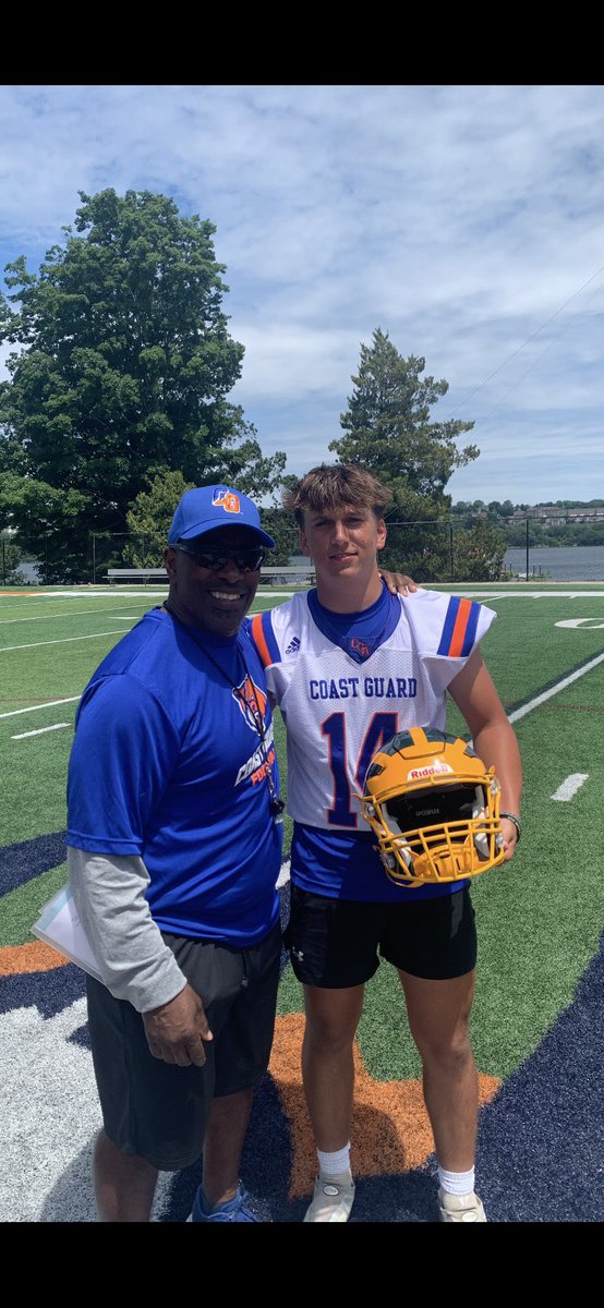 wwilhoit08's tweet image. Thanks to @USCGA_Football for putting on a great admissions brief and camp. Thanks to @CGCoachDRF for the pointers throughout the camp! @CoachCCGrant @Hudson_Dunaway @CoachJBWells @Coach__Mooney @_THE_FIELDHOUSE @AlWaters15