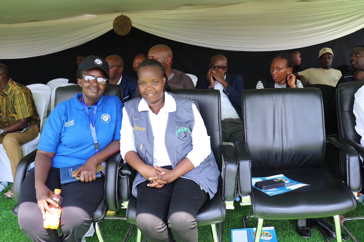 <a href="/UR_CAVM/">UR-CAVM</a> #Agrishow2025 UR-CAFF was recognized as the best exhibitor in Research/Crops, while UR-CVAS earned the First Runner-Up position in Research/Animal Resources and one student from <a href="/Uni_Rwanda/">University of Rwanda</a>   who received a cash prize of 1.2 M Rwf