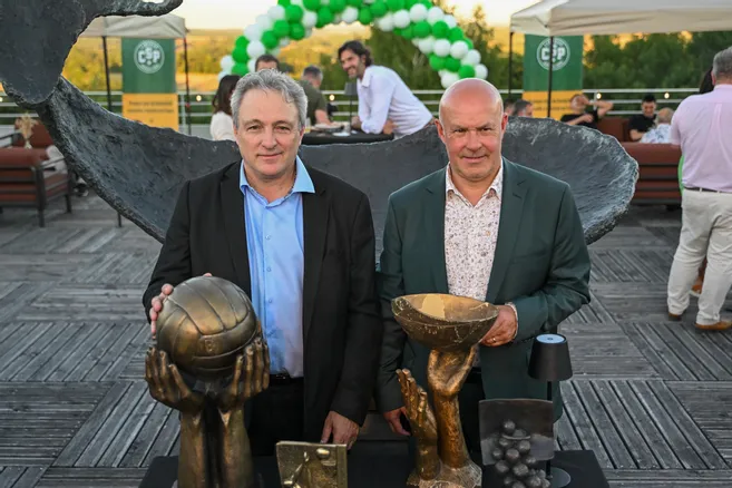 MatthieuMarot7's tweet image. 🏀✍️ Mission ambition pour le Limoges CSP

🗯️ Lionel Peluhet : « L’objectif recherché, c’est d’avoir de la stabilité en créant des moyens et du sens pour aller chercher des ressources supplémentaires et une valeur supplémentaire. »

lepopulaire.fr/limoges-87000/…