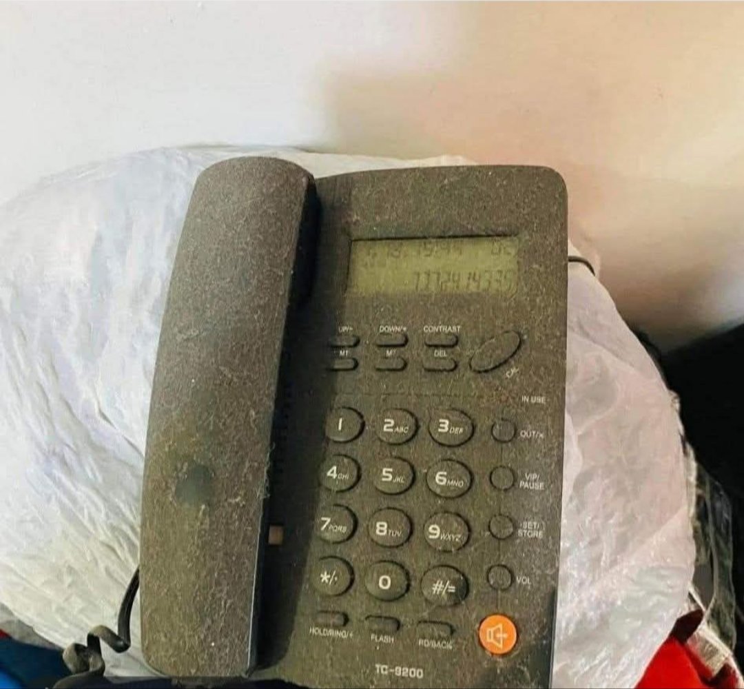 Josentsin's tweet photo. No recordaba que había teléfono hasta que sonó... 😄 https://t.co/QxNtCcCSkd