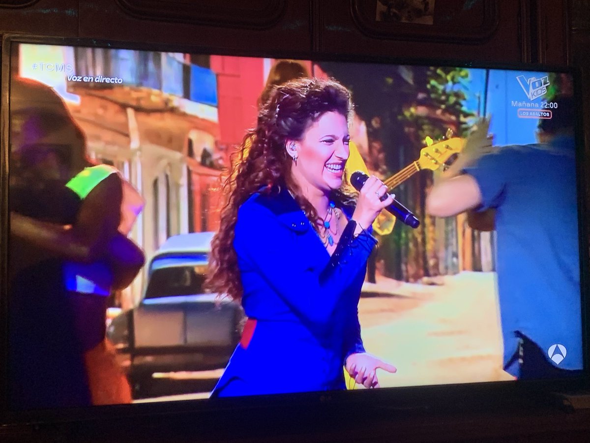 Sandrypekee's tweet photo. Otro viernes más disfrutándote ☺️
Eres increíble nena @anaguerra 
La fiesta la lleva la nenaaaa 💃🏻 ☺️ #TCMS https://t.co/dMIQvMTrul