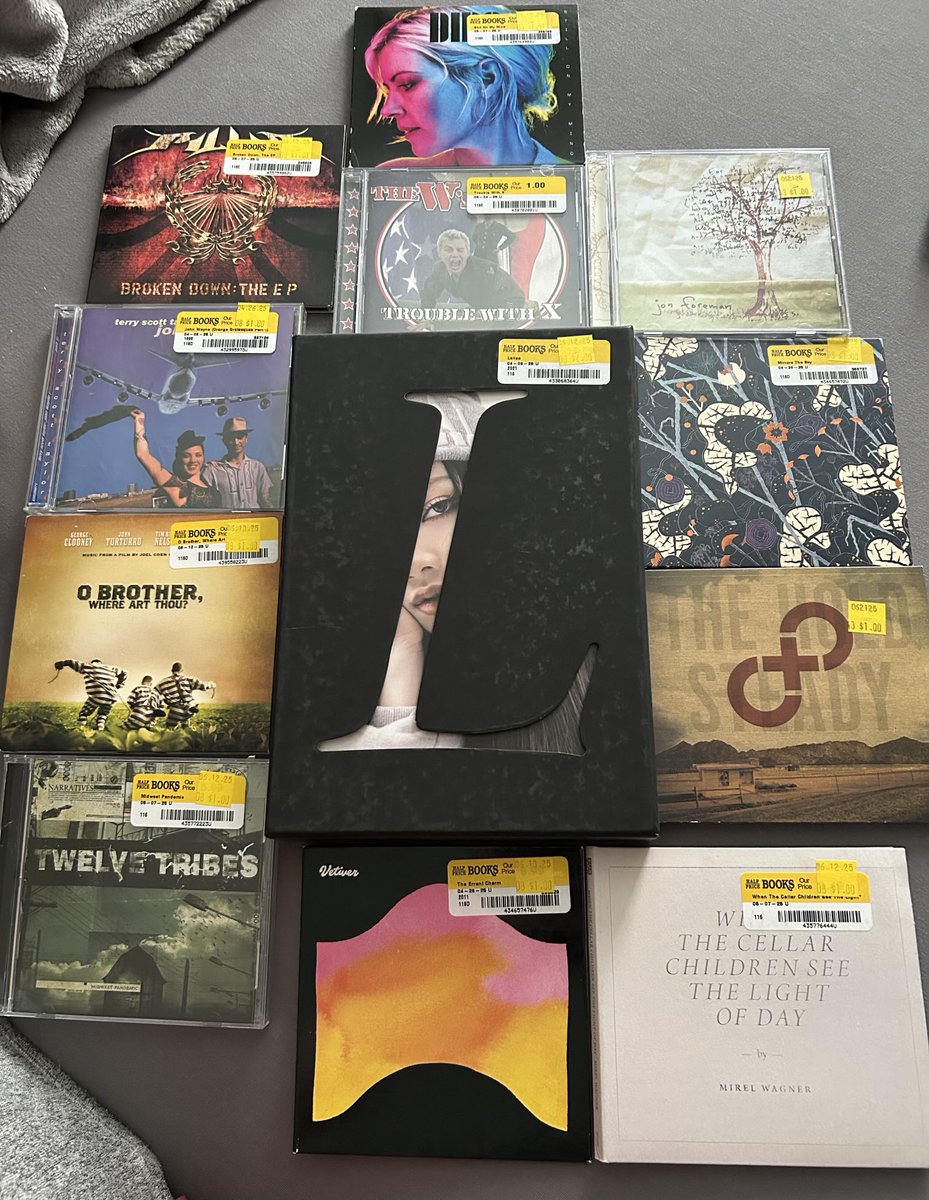 Today’s haul from the used bookstore #CDrevival