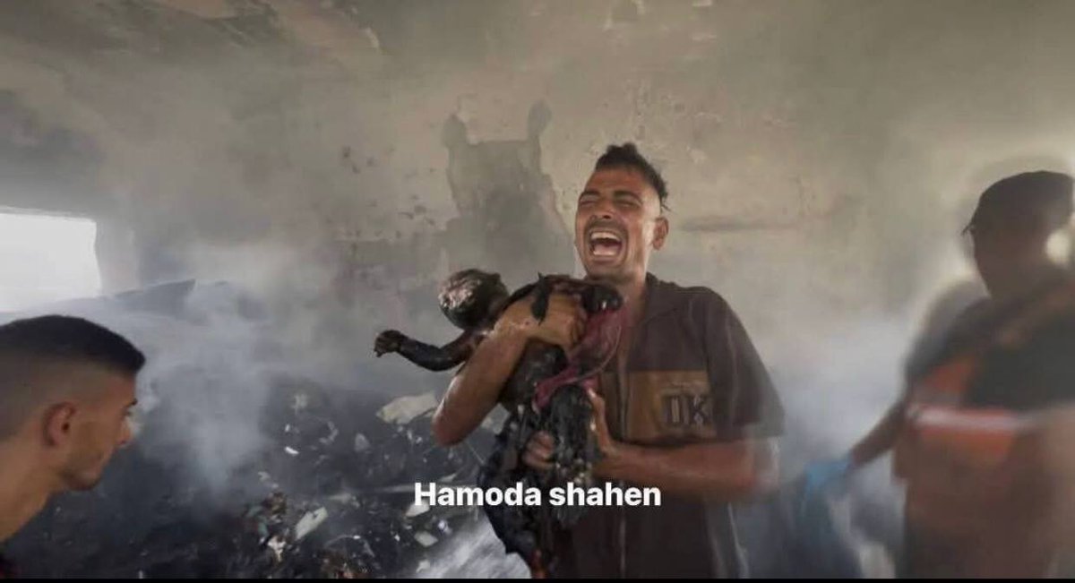 اطفال غزة يحرقون
والعالم صامت .. العرب صامتون .. المسلمون صامتون

والله ستسألون جميعا ..