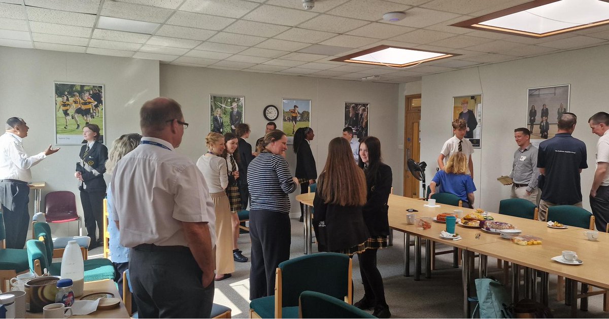 athenalearning_'s tweet image. 🥐 Business Breakfast success at Pool Academy!
Year 9s had a fantastic morning networking with local businesses and colleges, asking questions and gaining real insight into careers and further education. Huge thanks to all who joined us! #BusinessBreakfast #FutureReady