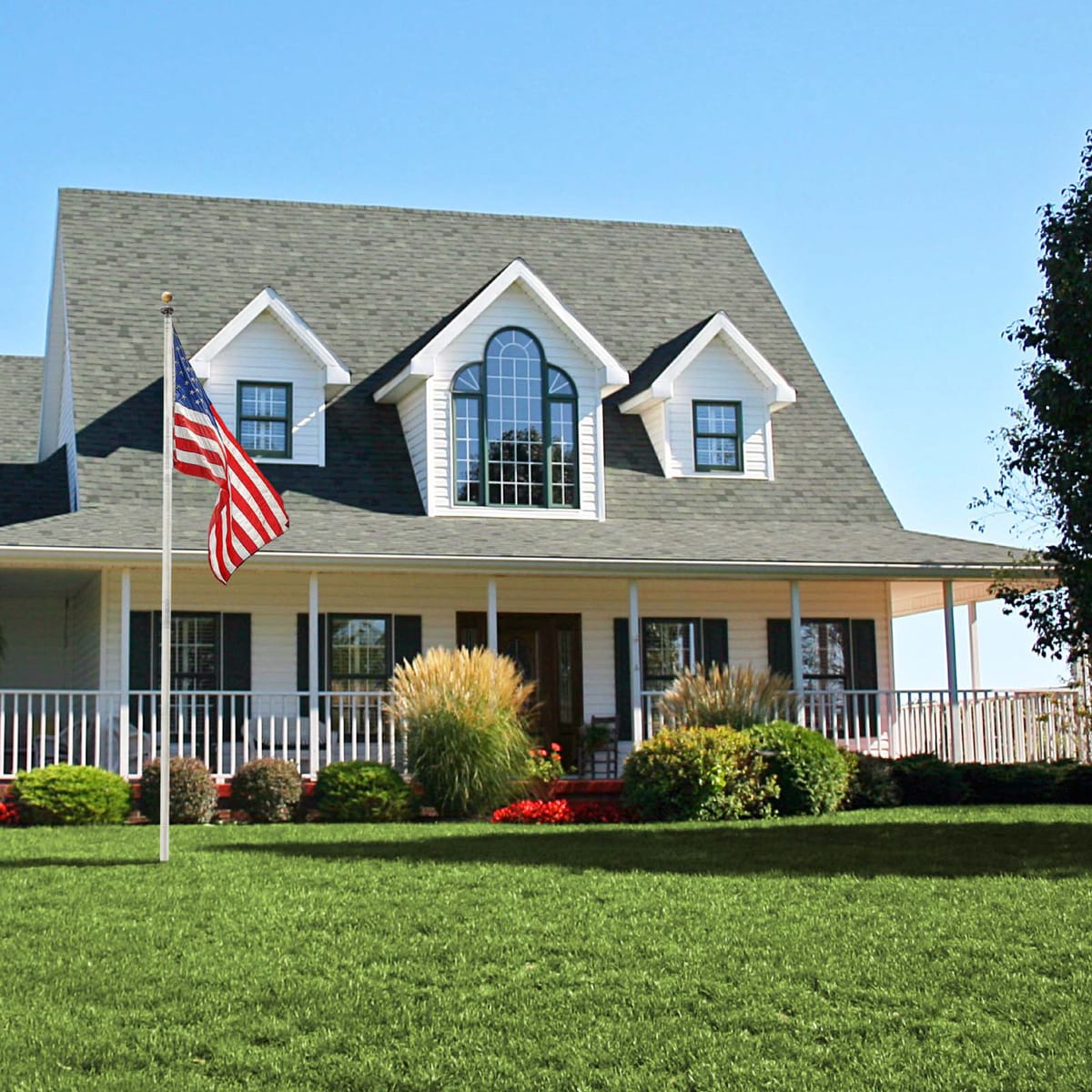 SpringMortgage's tweet photo. Does your vision of a dream home come with three bedrooms, two bathrooms and acres to spare? Reach out now to see if you qualify for a no-down-payment USDA loan, tailor-made for rural homes! https://t.co/GuVOHhX6il