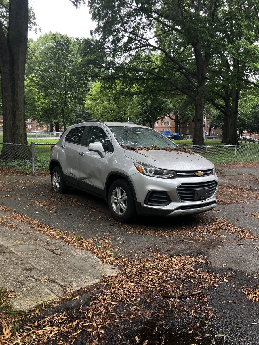 NYPDPSA1's tweet image. Our Q-Team responded to a 311 call for a vehicle parked on the grounds of the Sheephead Houses and upon response, had the vehicle summoned and towed. @NYPDPC @NYPDHousing @NYPD1stDep @NYPDCommAffairs @NYPDBklynSouth @NYPDnews @NYPDHBBk