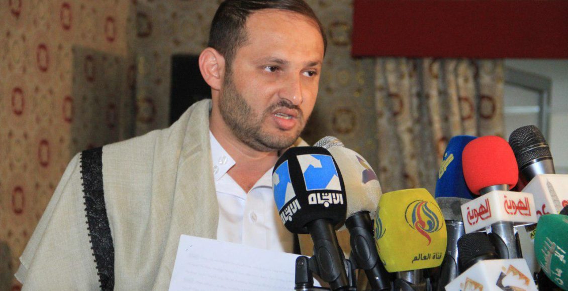 أول رد من صنعاء على تطبيع الجولاني "أحمد الشرع"
مع إسرائيل في سوريا: ⚡🔥

علق قيادي في أنصار الله على تحركات أحمد الجولاني (الشرع) رئيس الفصائل المسلحة المسيطرة في سوريا نحو التطبيع مع إسرائيل.

وقال عضو المكتب السياسي لحركة أنصار الله،
فضل أبو طالب في تدوينة على منصة "إكس":