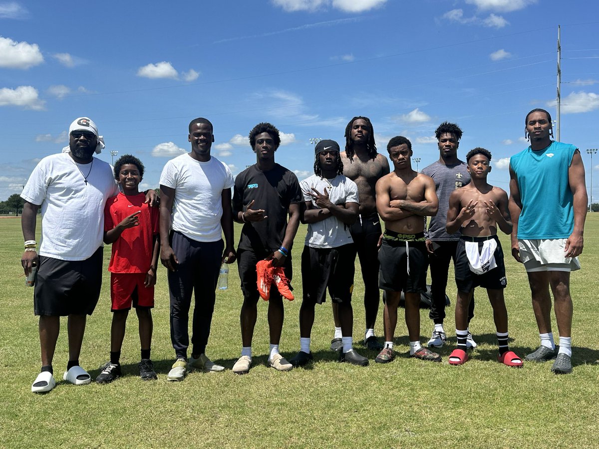 The work don’t discriminate from middle school, high school, college, and Pro WR’s! 

The Work Is The Work! 🗣