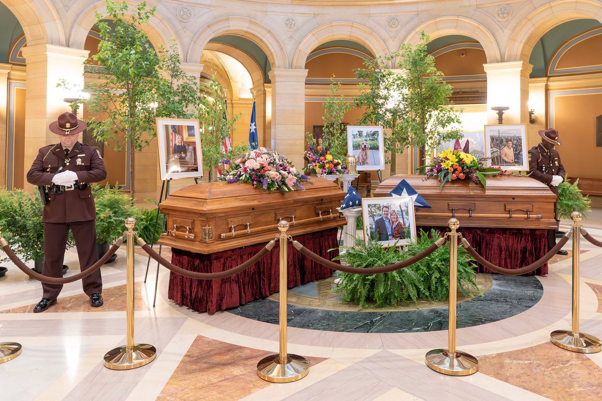 mnhouseDFL's tweet image. We are incredibly touched by the amount of people who are visiting the Capitol today to pay their respects to Melissa, Mark, and their Golden Retriever Gilbert. Tomorrow at 10:30am, Melissa and Mark will be laid to rest at a private funeral.