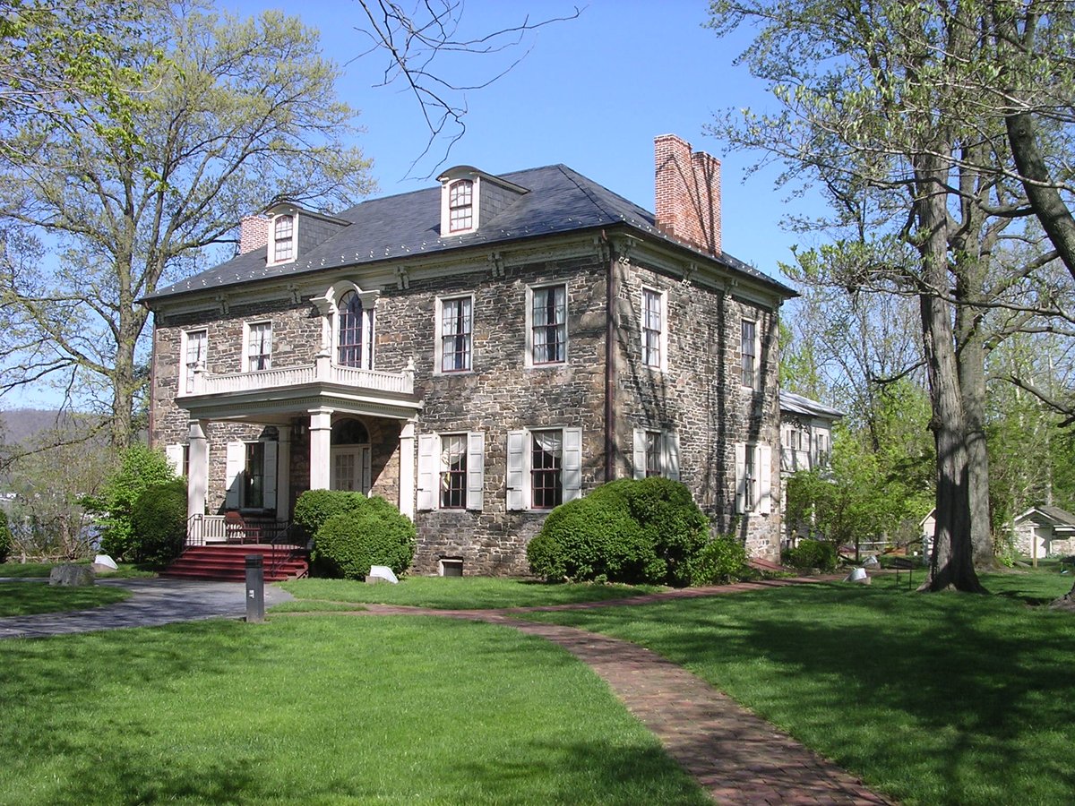 DauphinParksRec's tweet image. 🏛️ Step back in time at Fort Hunter Mansion!   Explore elegant rooms, stroll scenic grounds, and check out the new exhibit on the historic Service Station. Bonus: it’s picnic-perfect.

🎟️ Reserve a tour: bit.ly/FH_TourTickets  #ExplorePA #HistoricHomes