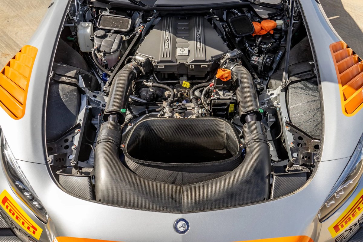 P1Groupe's tweet image. FOR SALE: 16’ Mercedes-AMG GT3
Race-Ready | $295,000
📍 Texas

Chassis: 19,668KM | Engine: 15,831KM | 218KM on newly serviced Gearbox. Former Trackday Car, maintained by Esses Racing.

For more info visit 🔗 P1Groupe.com
#amg #carsforsale #motorsports #racecar