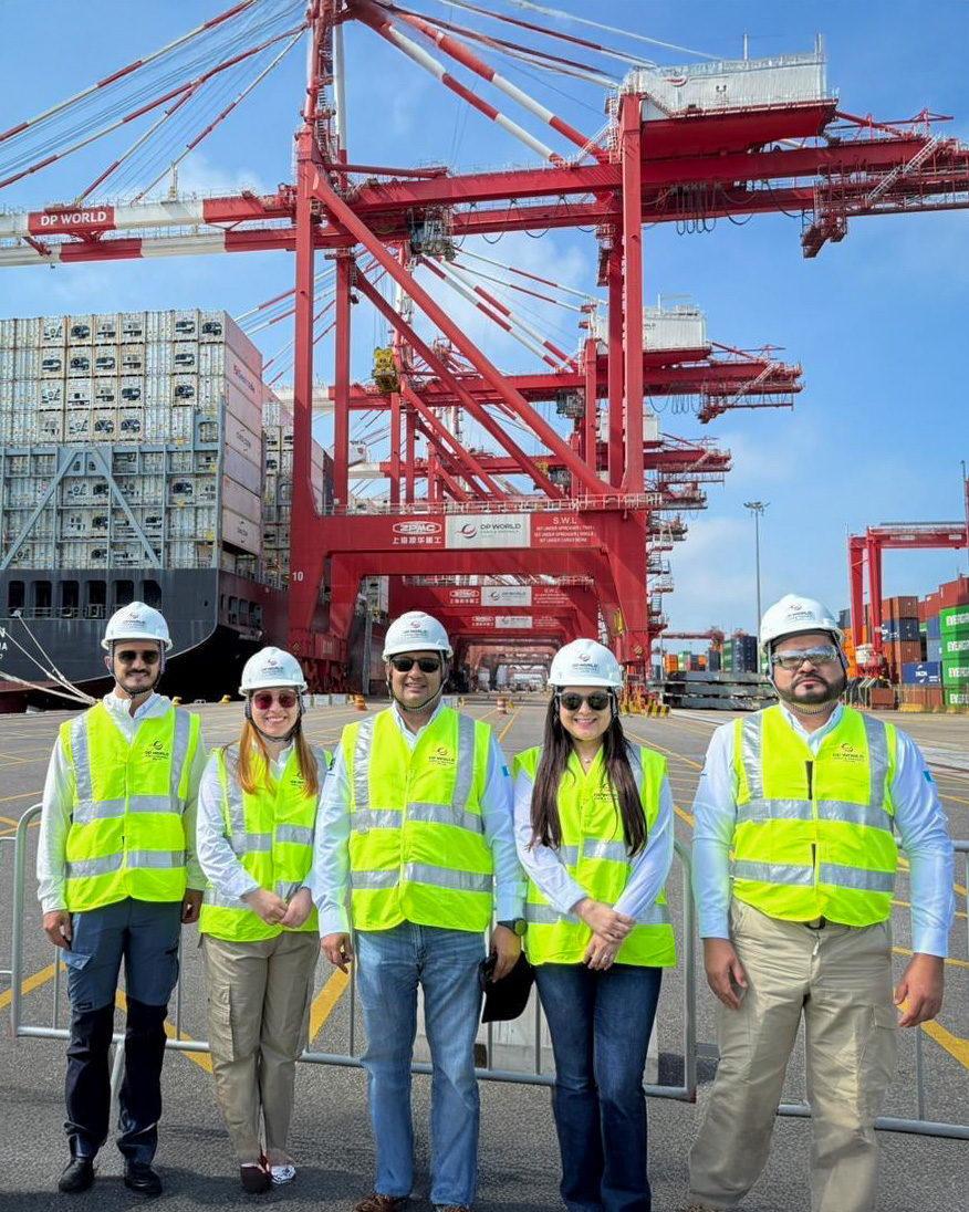 🌊La Directora Ejecutiva de PRONACOM, Vivian Villegas, participó en el Encuentro de Autoridades Portuarias AAPA 2026, en Lima, Perú donde:

-Visitó los puertos de Callao y Chancay
-Sostuvo reuniones estratégicas
-Conoció Tendencias de innovación portuaria
#aapalatam2025 #PRONACOM