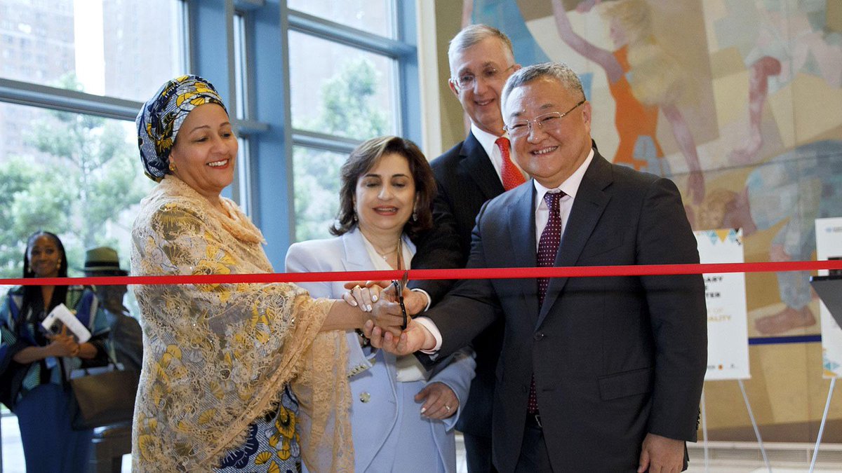 unwomenchief's tweet image. In 1945, 4 women signed the UN Charter. Since then, women have pushed forward, but continue to be under-represented in decision making.
The next 80 years cannot be a continuation of unfinished promises. We need equal power, equal voice & equal rights #ForAllWomenAndGirls.
#UN80