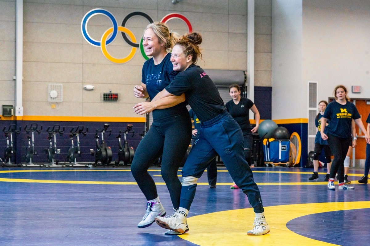 Thats a wrap on another terrific women’s camp!

Great technique, great effort, great fun &amp; what a great role model! We can’t get enough of <a href="/sarhilde/">Sarah Hildebrandt</a> here in Ann Arbor. And big thanks to <a href="/skygrote/">Sky Grote</a> for joining us this year. Building a fan base in Bahna!

#GoBlue