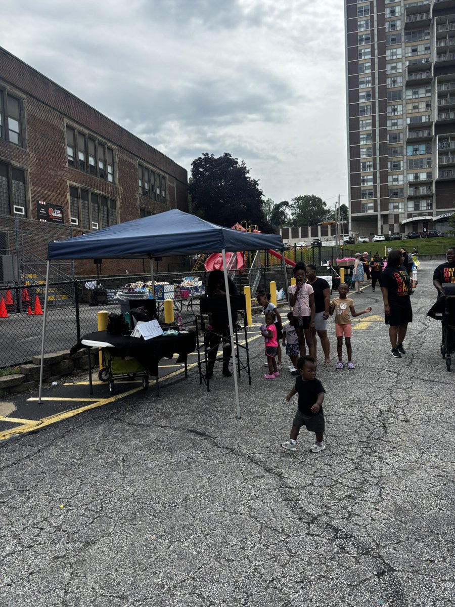 ApexAcademy2's tweet photo. Apex Academy’s Juneteenth Celebration was a powerful day of culture, joy, and community! 🎉 From local vendors and food to games, music, and family fun—thank you to everyone who came out and made it unforgettable! 🖤❤️💚 #JuneteenthAtApex #CommunityStrong https://t.co/FakbMfhQKR