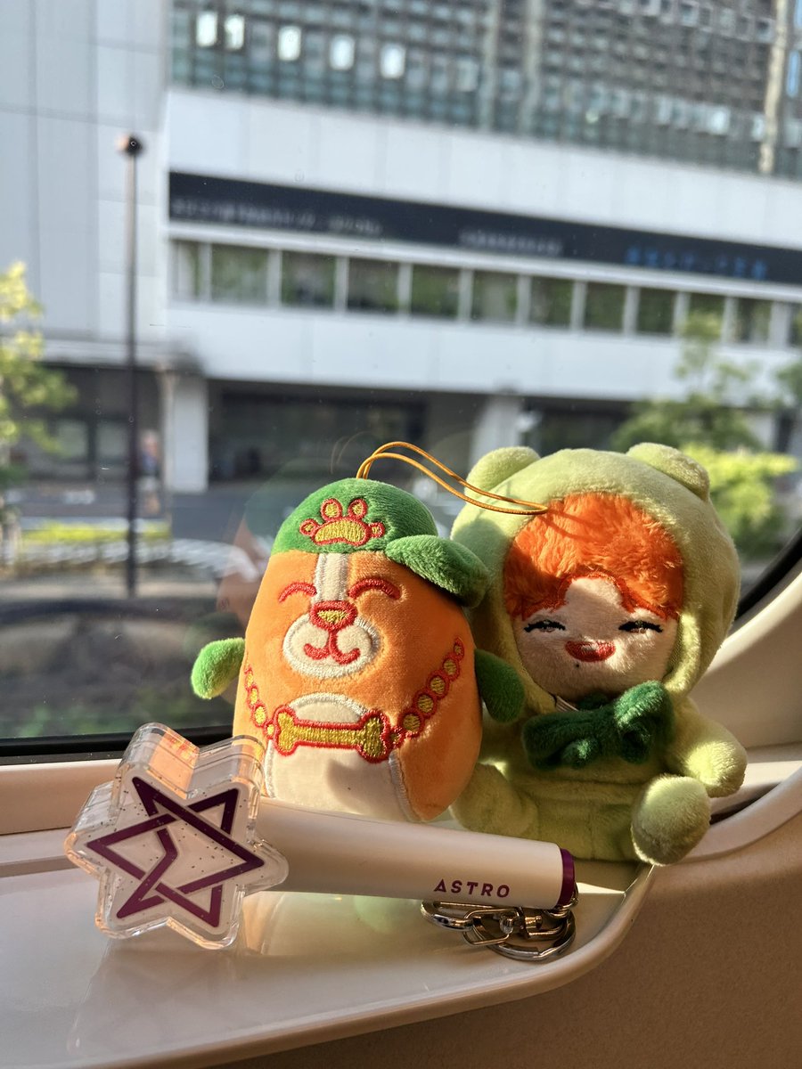 1Jinjin's tweet photo. 東京から新幹線で福岡へ🚄
やっと会える💜 https://t.co/Ss3ekHNVyJ