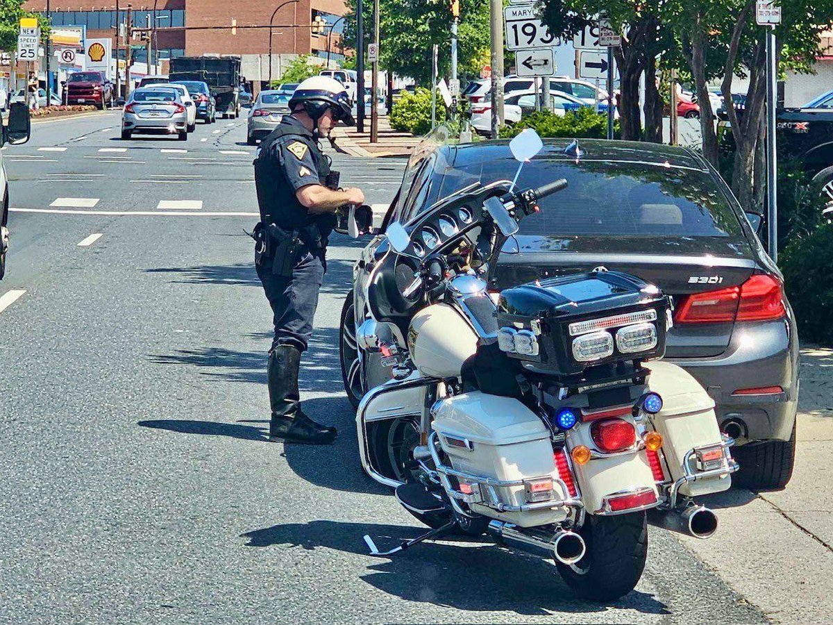 ParkPolice's tweet image. Today we teamed up with @mcpnews for a traffic detail on Georgia Ave focusing on distracted driving, speed, and crosswalks. Police Horses Odin and Kona joined in and focused on cars using too much horse power….