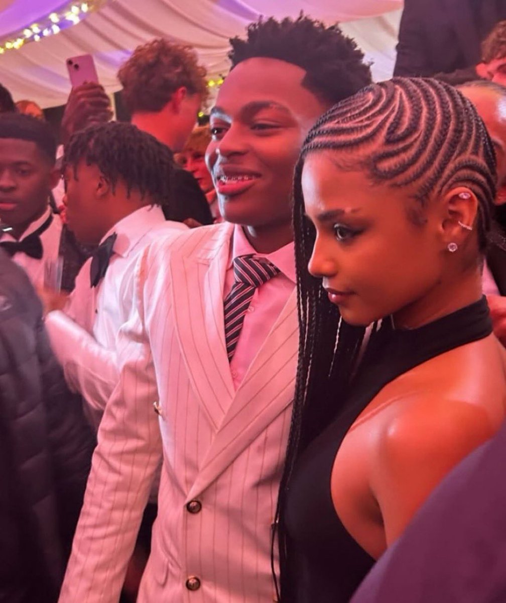 nozipho_mashaba's tweet photo. ‼️The Update‼️

Tyla makes it to Mollwane’s Matric Dance. After months of campaigning for Tyla to be his matric dance date, Mollwane's dream has come true. ✨❤️👑

#MOANDTYLA4MD #MOLLWANEANDTYLAFORMD #tyla https://t.co/AFiibdZQgv