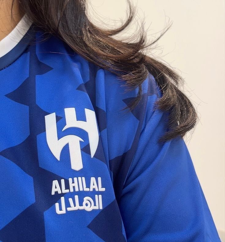 🤍💙

ايه احبك كثر ما كلي يبيك
ايه احبك كثر ما حبك يزيد
🤍💙
ايه احبك و اعشقك لين انتهيك
و انتهي بك و ابتدي بك من جديد
🤍💙