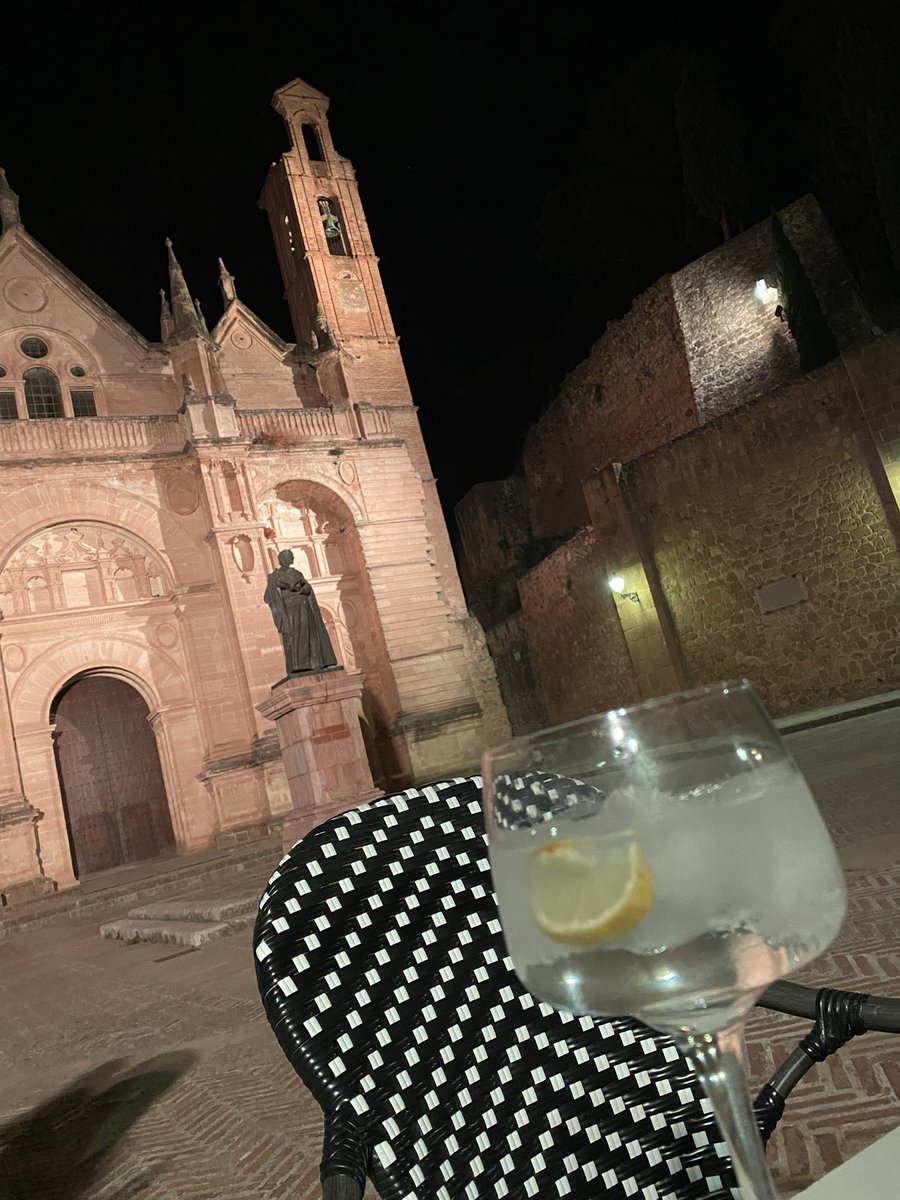 Celebrando…