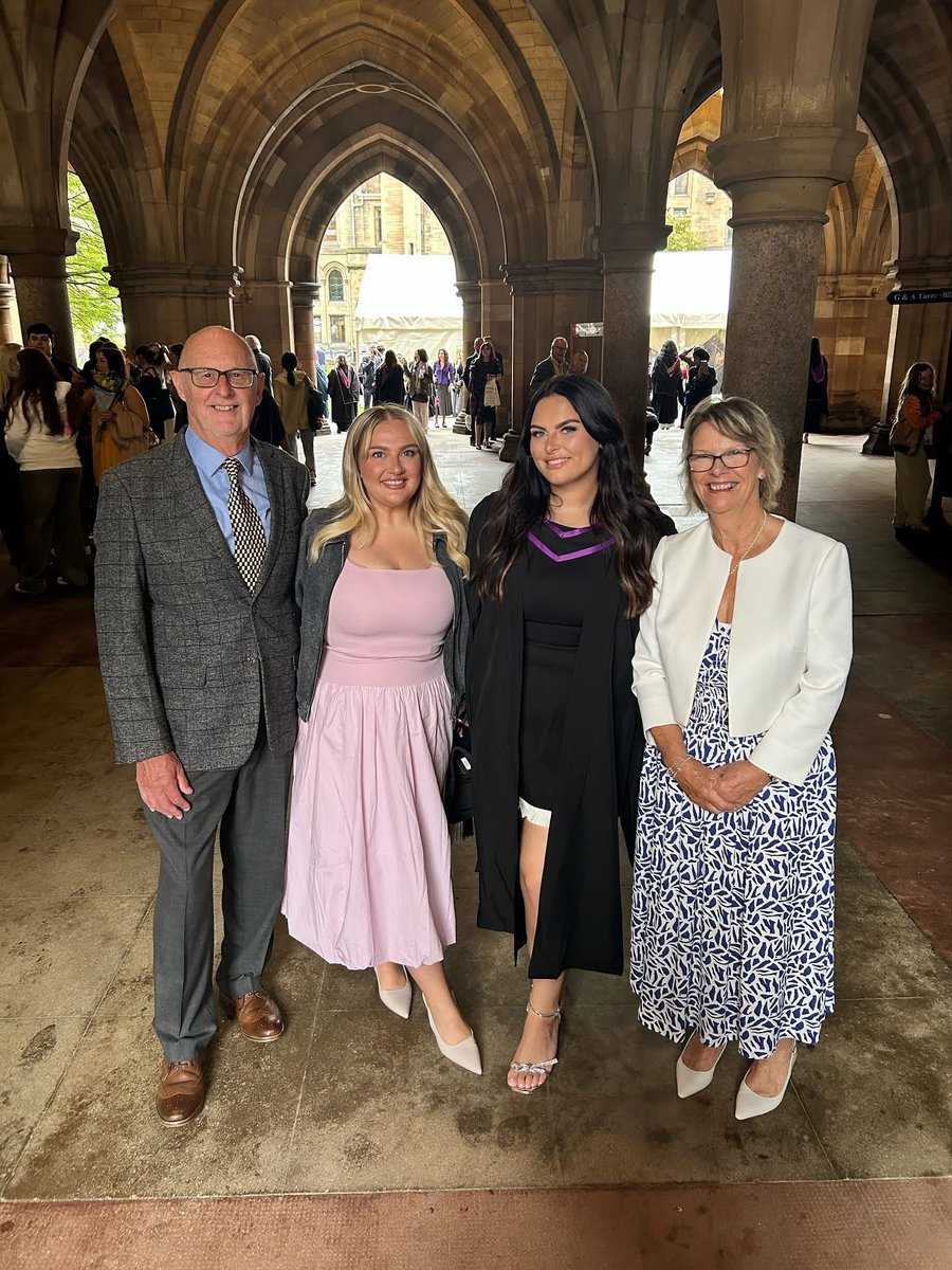 kates2577's tweet photo. It’s been quite a day! Feeling very proud as mum to a @UofGlasgow Graduate 👏🏻🎉Congratulations Eve, the hard work over the years has paid off 🎓🍾🥂🎉 https://t.co/TW9gpJsefn