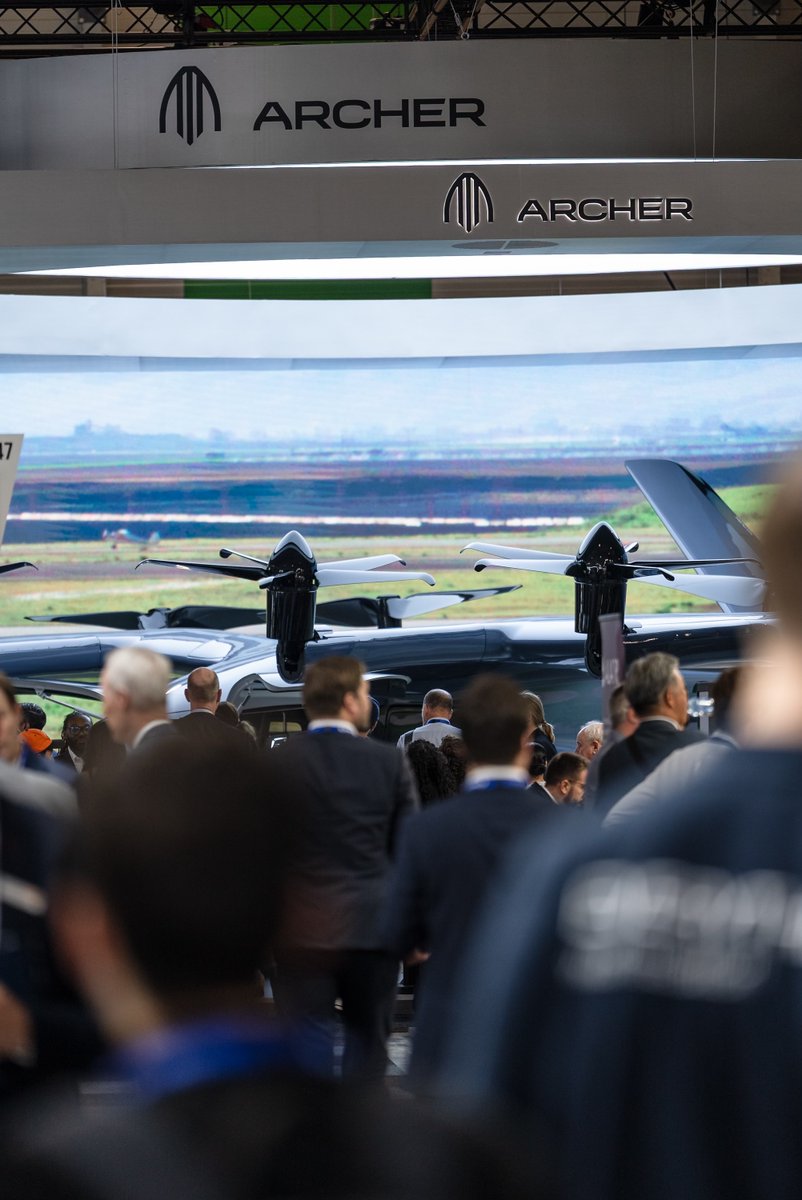 MarketInfinity's tweet image. For the 2025 Paris Airshow, @ArcherAviation  tapped @MarketInfinity to create an immersive experience that brought their vision for the future of flight to life.

Infinity Marketing Team designed a fully custom, 24’ tall booth spanning 53’ x 68’, featuring three distinct…