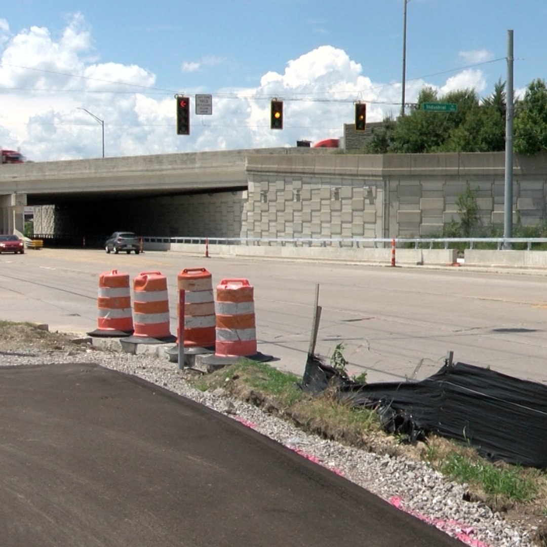 ABC21WPTA's tweet photo. A new traffic light has been installed on W Washington Center Road as part of the Pufferbelly Trail project. 

DETAILS: https://t.co/KZFHECdYi0 https://t.co/o1GWSR8mdD