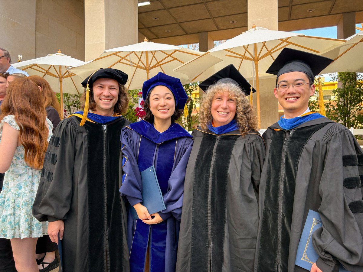 We are so happy for our wonderful graduates of 2025 David Pe (not photographed), Spencer Hamilton, Susan Ju, and Alex Simafranca!! 🎉🎓 They have been the most wonderful labmates over the years and will be very missed♥️