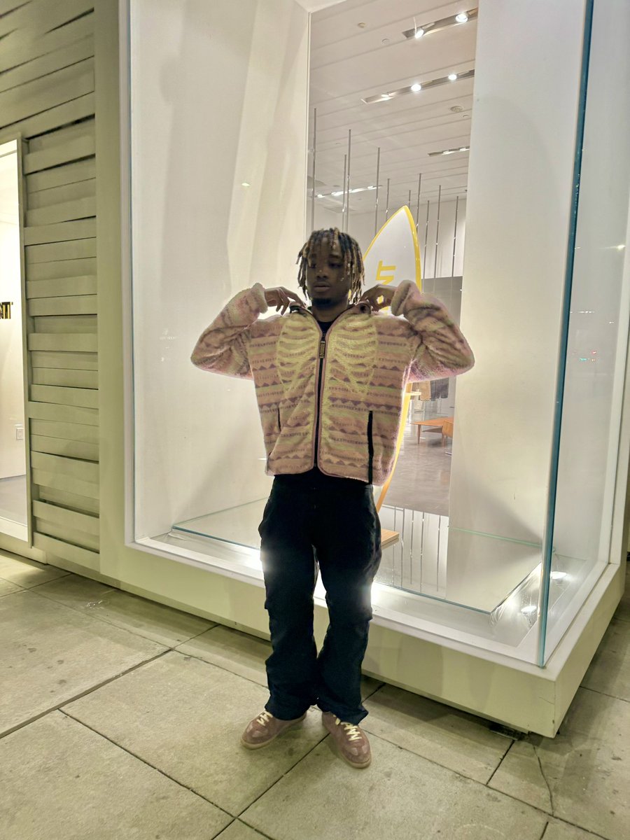 amantokane's tweet image. from head to sole