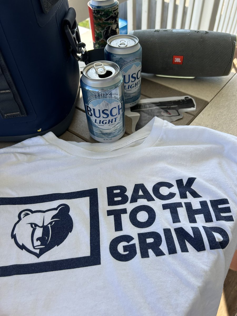 stickyfingaz378's tweet photo. Hello Friday. #gogrizz #jamorantlife #thepass https://t.co/780nlUGATi