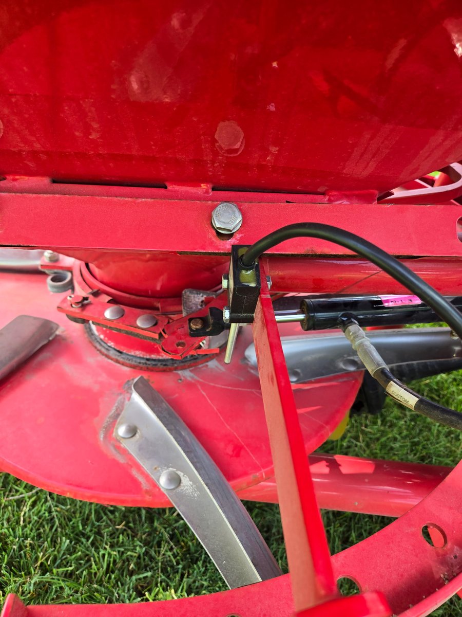 Tom Brown (@tombrownwrench) on Twitter photo Flossmoor Golf Club using the <a href="/Sam_Schmidt_APT/">Sam Schmidt</a> <a href="/TurfwerksAR/">Turfwerks Automation & Robotics</a> GPS and autosteer to spread fertilizer with the Lely. Spraying, aerating, top dressing, and fertilizing with precision. The possibilities are endless. Reach out for more info on how we can add this value to your tractor. Flossmoor Golf Club using the <a href="/Sam_Schmidt_APT/">Sam Schmidt</a> <a href="/TurfwerksAR/">Turfwerks Automation & Robotics</a> GPS and autosteer to spread fertilizer with the Lely. Spraying, aerating, top dressing, and fertilizing with precision. The possibilities are endless. Reach out for more info on how we can add this value to your tractor.