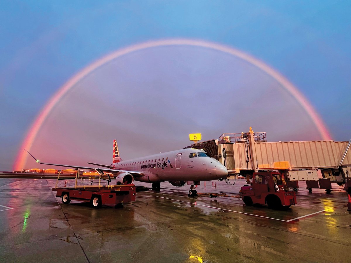 Does a beautiful rainbow make up for a weather delay? 🌅🌈 An early-morning rainbow over an E175 at Fort Wayne International Airport. 
 
📸 Capt. Peter E. (<a href="/EnvoyPilots/">ENY-MEC</a>)