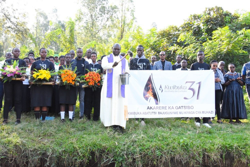 KIRAMURUZI SECTOR OFFICIAL (@kiramuruzio) on Twitter photo None,mu murenge wa <a href="/KiramuruziO/">KIRAMURUZI SECTOR OFFICIAL</a>
Umuyobozi w'Akarere wungirije <a href="/sekanyangeJL/">Sekanyange J.Leonard</a> yasabye urubyiruko kunga ubumwe, birinda amacakubiri , bagashyira imbaraga mu kubaka Igihugu no gusobanura neza amateka y'Igihugu ku bayagoreka. #Kwibuka31
<a href="/RwandaEast/">πππ¬πππ«π§ ππ«π¨π―π’π§ππ | ππ°ππ§ππ</a> <a href="/RwandaLocalGov/">Ministry of Local Government | Rwanda</a>
<a href="/Unity_MemoryRw/">Ministry of National Unity and Civic Engagement</a> None,mu murenge wa <a href="/KiramuruziO/">KIRAMURUZI SECTOR OFFICIAL</a>
Umuyobozi w'Akarere wungirije <a href="/sekanyangeJL/">Sekanyange J.Leonard</a> yasabye urubyiruko kunga ubumwe, birinda amacakubiri , bagashyira imbaraga mu kubaka Igihugu no gusobanura neza amateka y'Igihugu ku bayagoreka. #Kwibuka31
<a href="/RwandaEast/">πππ¬πππ«π§ ππ«π¨π―π’π§ππ | ππ°ππ§ππ</a> <a href="/RwandaLocalGov/">Ministry of Local Government | Rwanda</a>
<a href="/Unity_MemoryRw/">Ministry of National Unity and Civic Engagement</a>