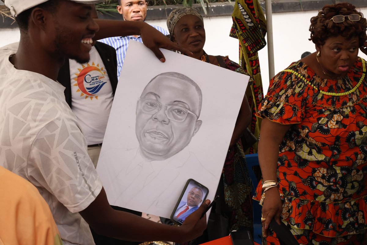 27 juin 2025 | L’ANADEC a célébré autrement la Journée Internationale des PME à Limete, sous le thème « Entrepreneur connecté : moteur de la croissance inclusive ».
Le DG a.i. M. Mathieu TSHIBUMBU a visité les stands et encouragé l’accompagnement des PME