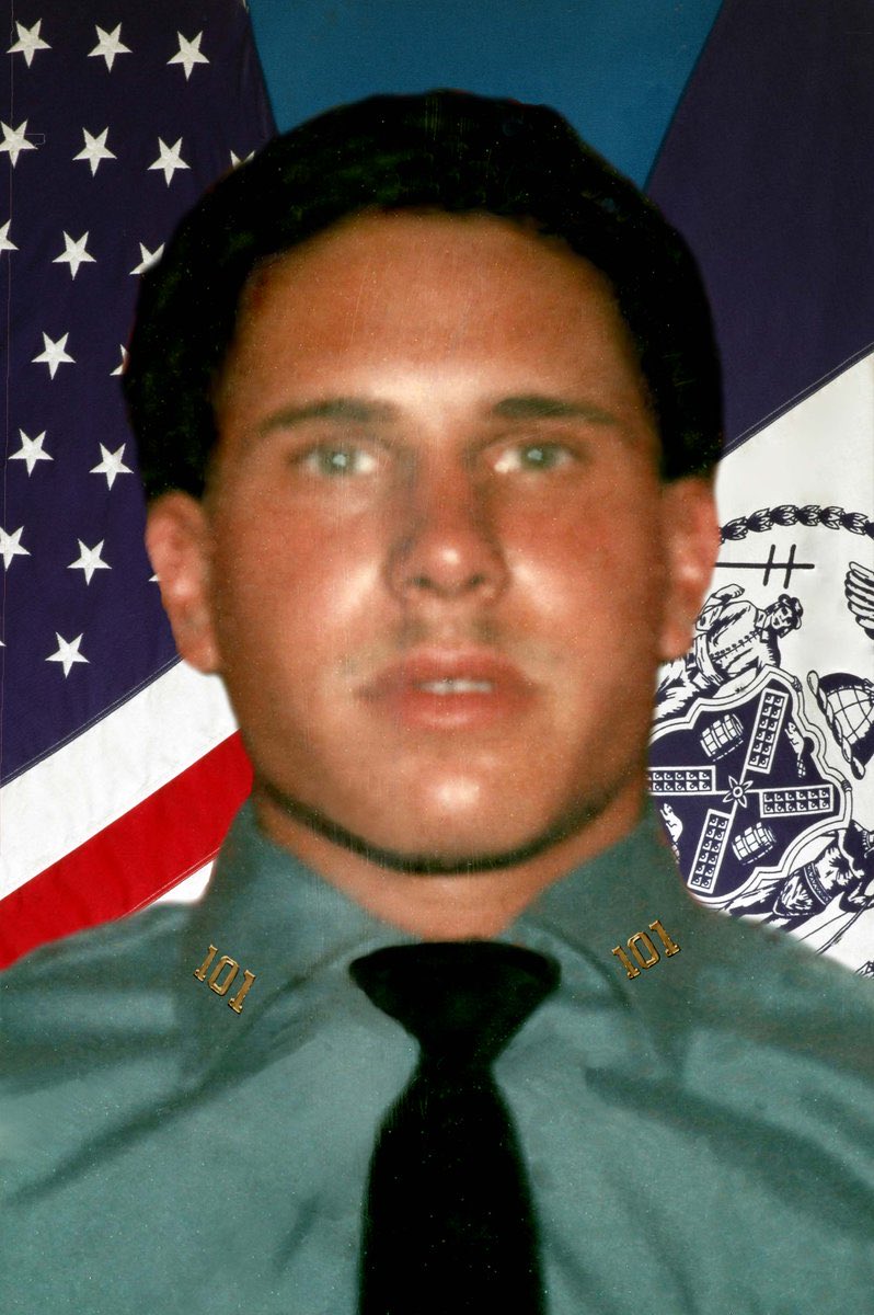 NYCPBA's tweet image. Remember our @NYPD101Pct brother, P.O. Scott Gadell, who made the ultimate sacrifice on this day in 1986 when he was shot and killed while pursuing an armed suspect in Queens. He is never forgotten. #FidelisAdMortem