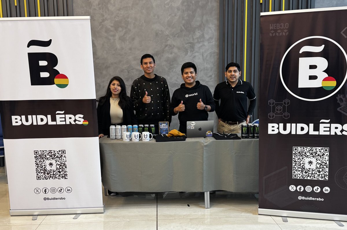 aleregex's tweet image. Hoy en la hackathon #BuildWithAI de @gdgsantacruz 🚀

@Buidlersbo nació para apoyar a los hackers, y hoy lo vivimos al máximo: más de 300 personas creando con IA.
Queremos que estas ideas no se queden en prototipos, sino que se transformen en startups que inspiren al mundo. 🇧🇴✨