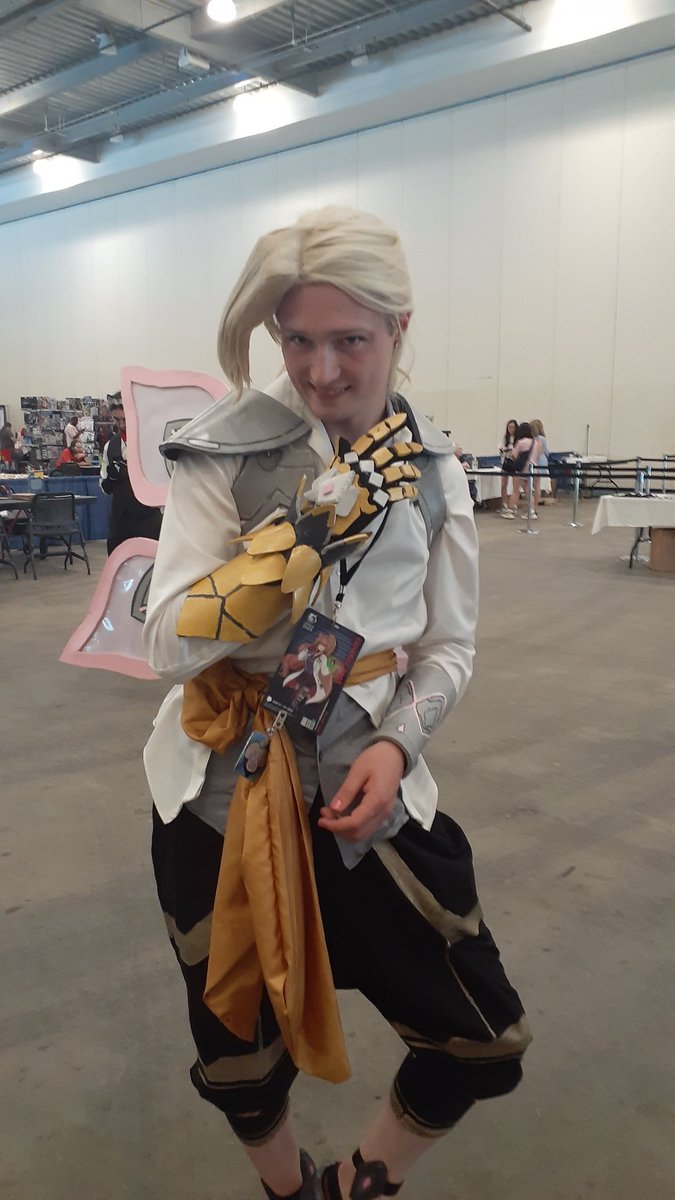 Gen_Vagueness's tweet image. Lifeweaver absolutely gives me life, especially in real life. Here's a good cosplay of the support hero.
#Lifeweaver #supporthero #Overwatch #Overwatch2 #Blizzard #videogames #cosplay #JAFAX #JAFAX2025