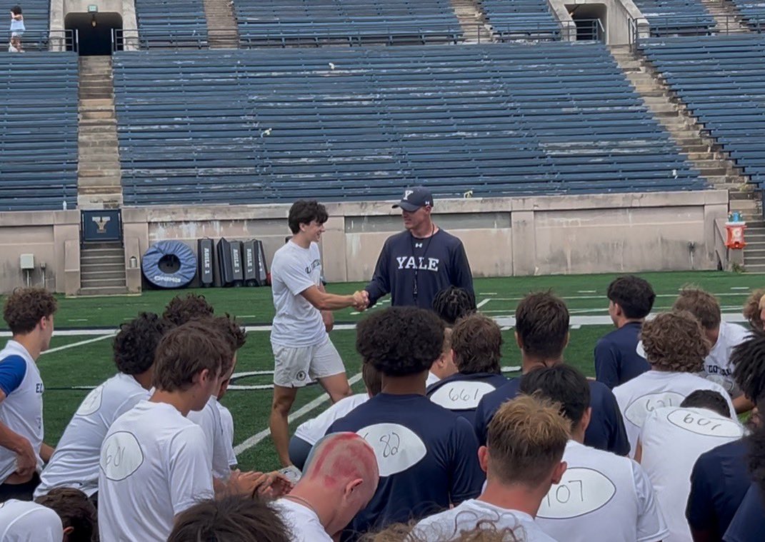 _AlexMcCormack's tweet image. Had a great time at Yale’s camp today! Huge thanks to the coaching staff for the opportunity to learn, compete, and for the post-camp tour. I really appreciated it and can’t wait to get back down for a game in the fall! @CoachRenoYale @maknight3 @JoshJosefczyk @Coach_Wayne55