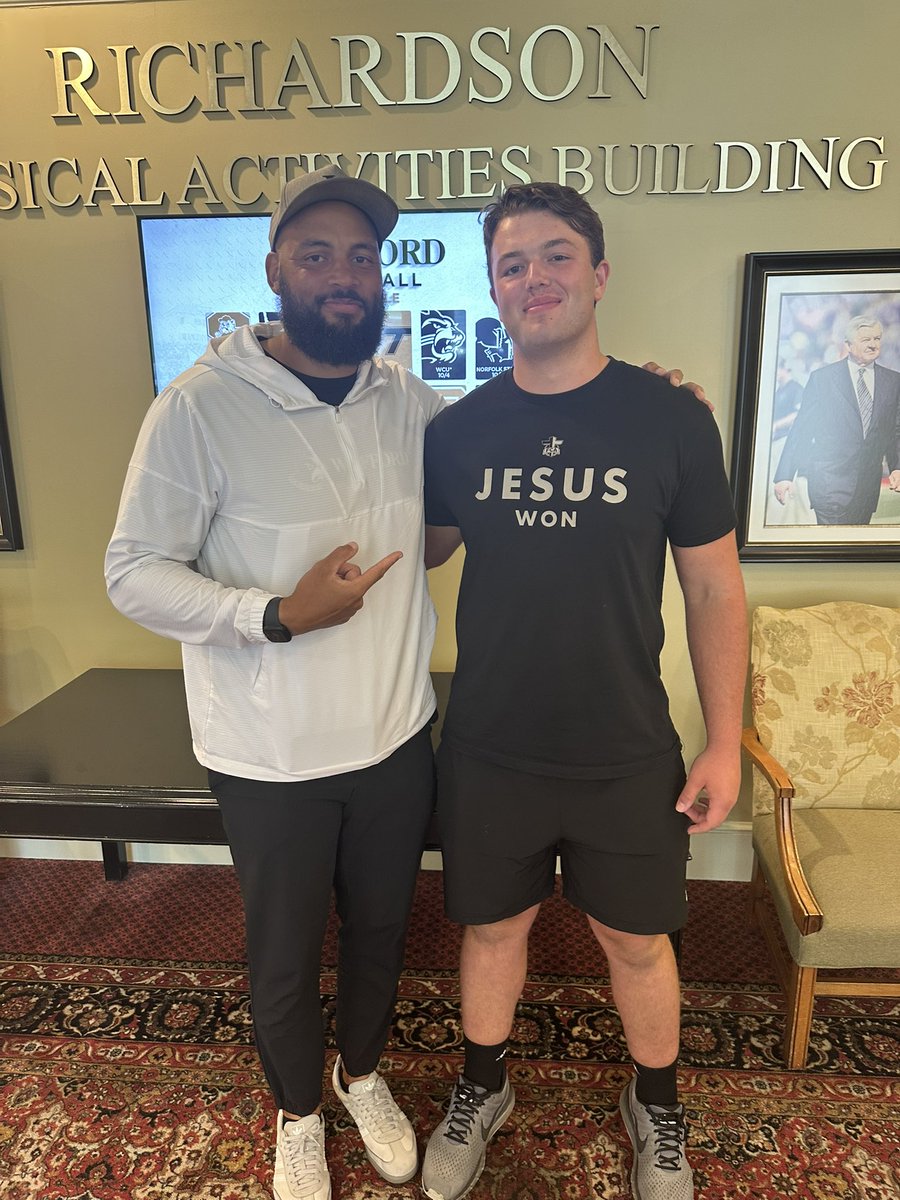 dscaggs55's tweet image. Had an amazing visit this week at Wofford! Loved the campus and facilities as well as sitting down and meeting with @Cwoods75 and @WatsonShawn1! @Coachsax72 @CoachWatson_24 @TJManchego @ShermanHolt51 @coachSeanMac @CoachCLBWCU